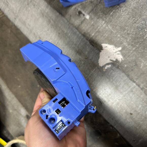 iRobot Roomba Left + Right Wheels Replacement pair 530 With Screws - Picture 5 of 7